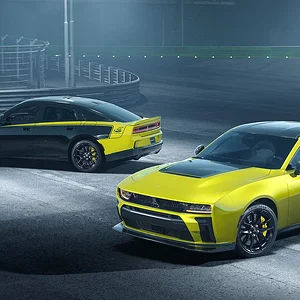 Dodge-Charger-Super-Bee.webp